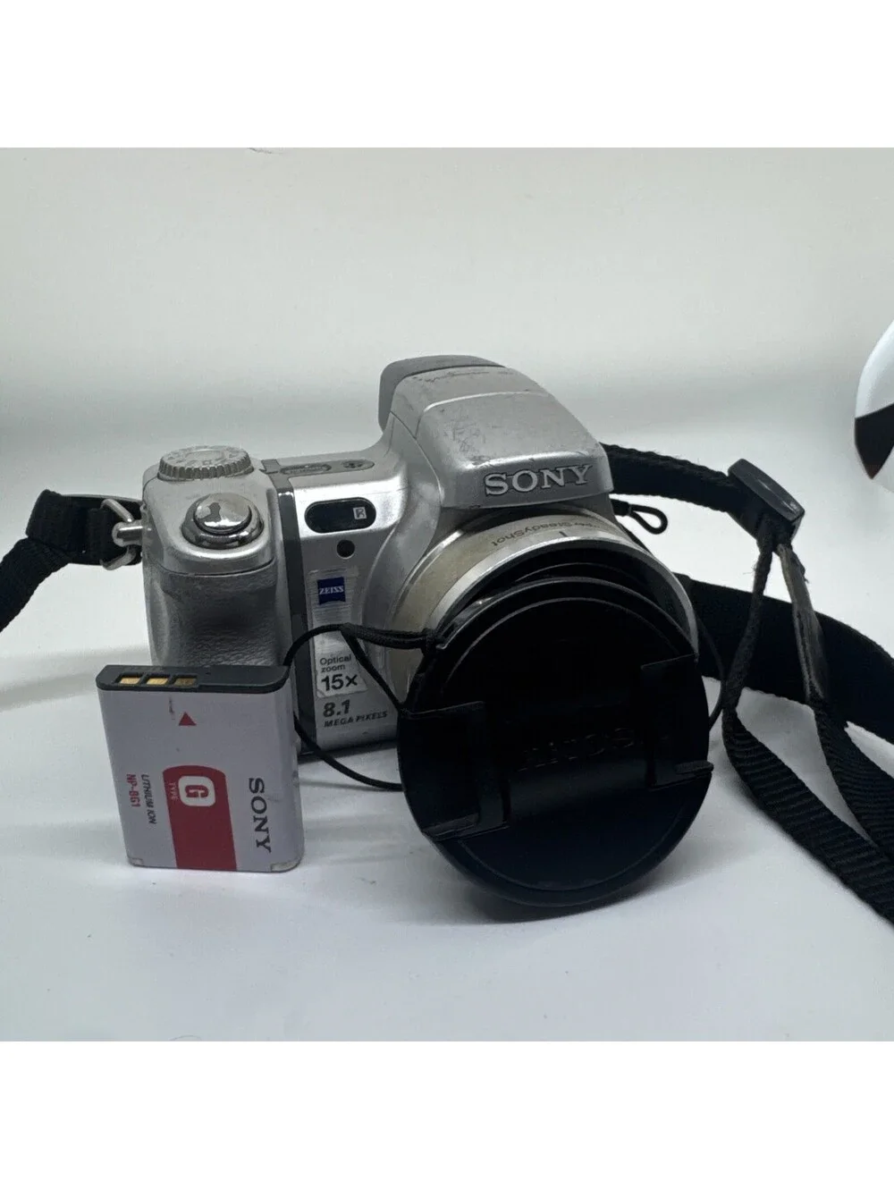 Sony Cybershot Digital Camera | Model DSC-H7 | 8.1 MP | TESTED